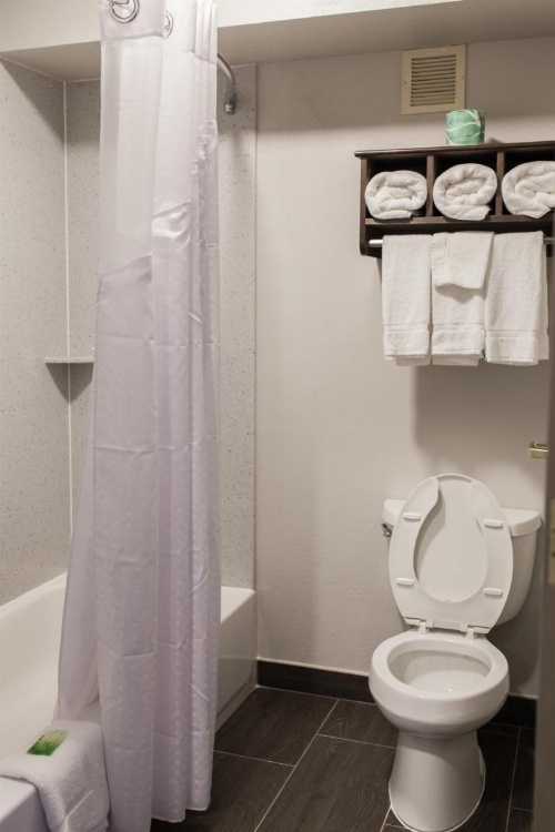 Holiday Inn Express & Suites Sweetwater image 8